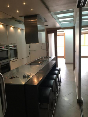  loft in PALAZZO TRINA 1600d.c.  Неаполь